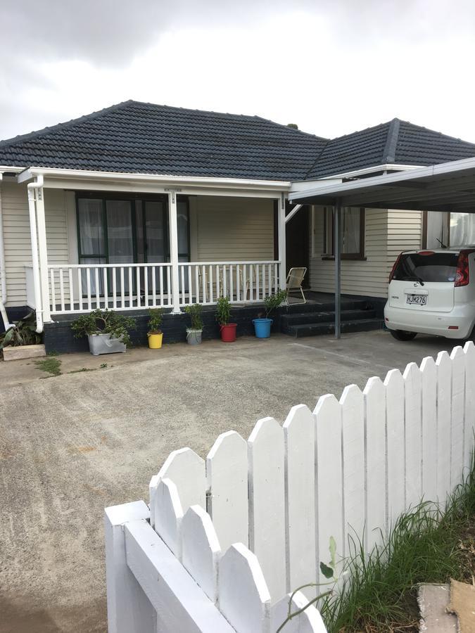 At Homestay Auckland Zewnętrze zdjęcie