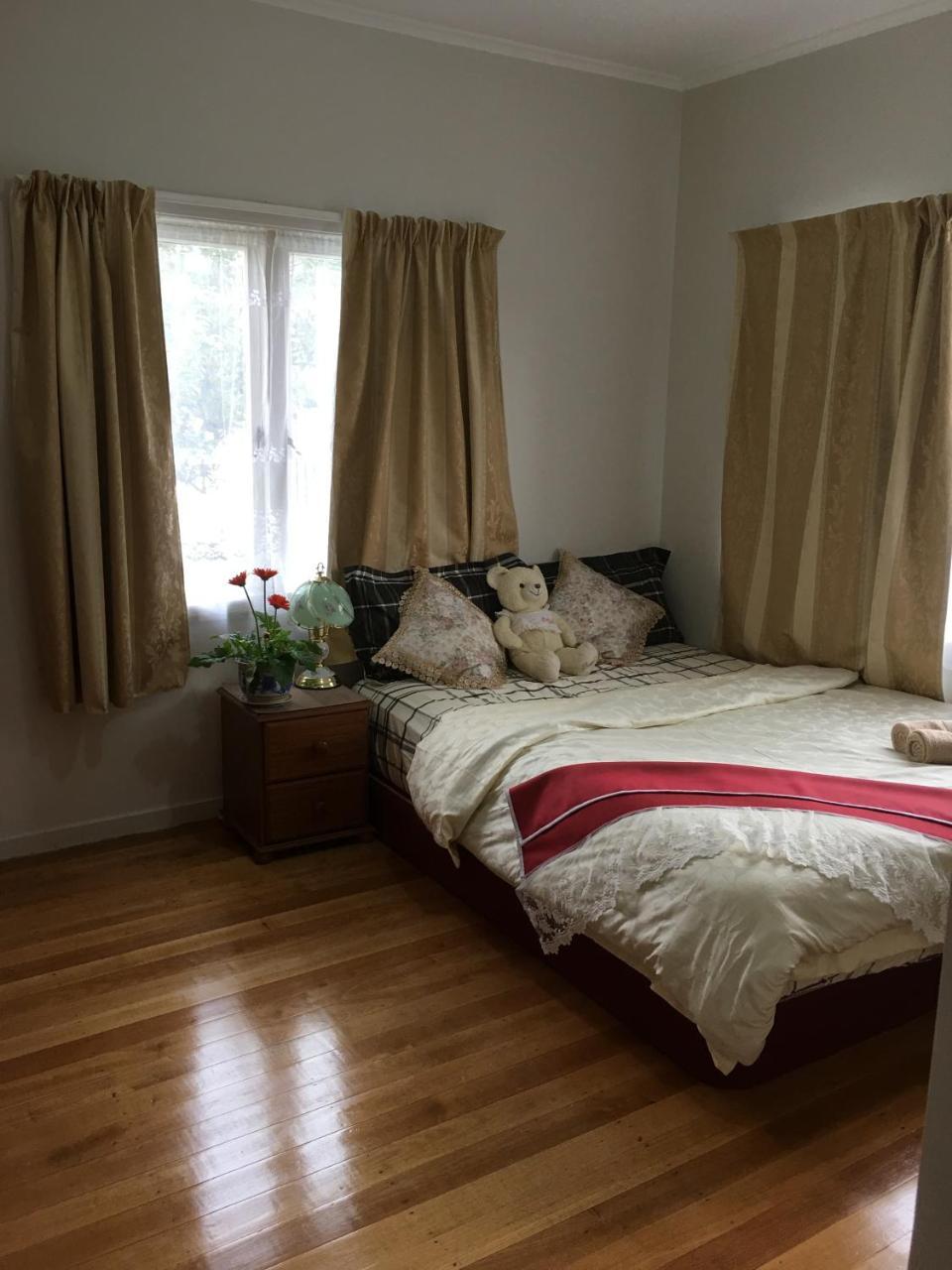 At Homestay Auckland Zewnętrze zdjęcie