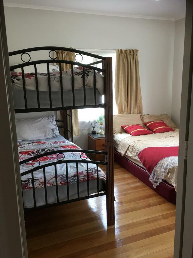 At Homestay Auckland Zewnętrze zdjęcie
